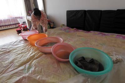 饶阳楼上漏水，住户失联，小区没物管，业主维权难！律师来支招……